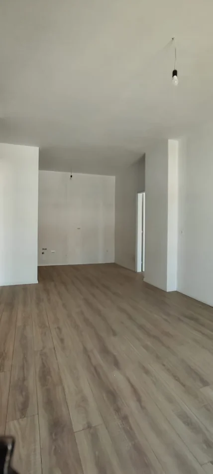 Tirane, shitet apartament 2+1 Kati 2, 90 m² (Kompleksi Dinamo)