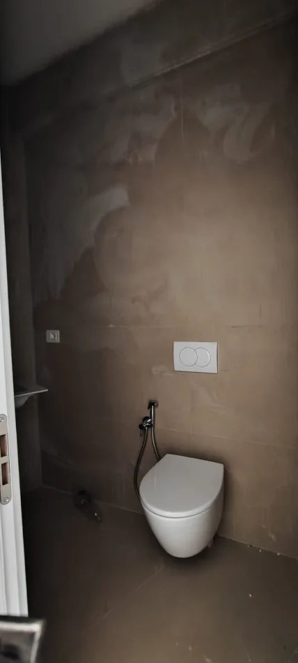 Tirane, shitet apartament 2+1 Kati 2, 90 m² (Kompleksi Dinamo)
