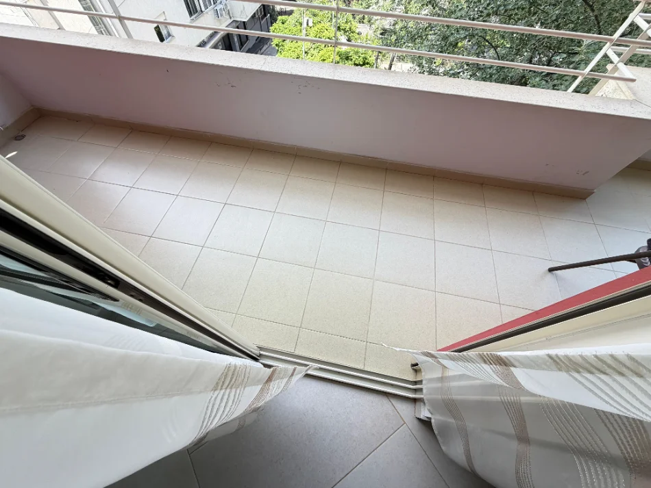 Tirane, jepet me qera apartament 2+1 , 130 m² 700 € (KOPSHTI BOTANIK)