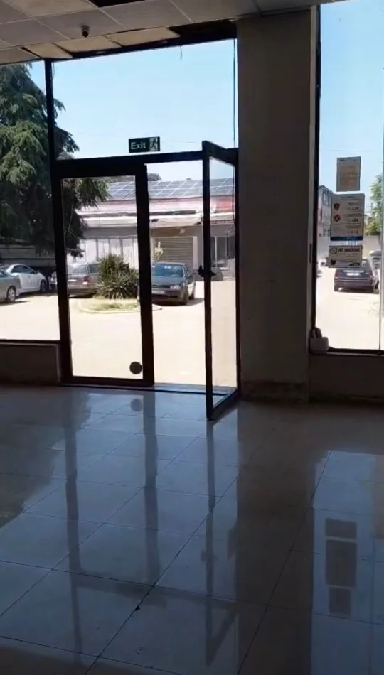 Tirane, jepet me qera ambjent biznesi Kati 0, 400 m² 4.000 € (Misto Mame)