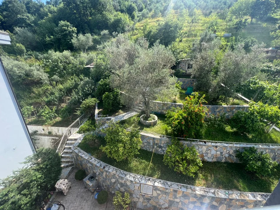 Tirane, shitet Vile Vile 3 Katshe Kati 3, 365 m² (vore)