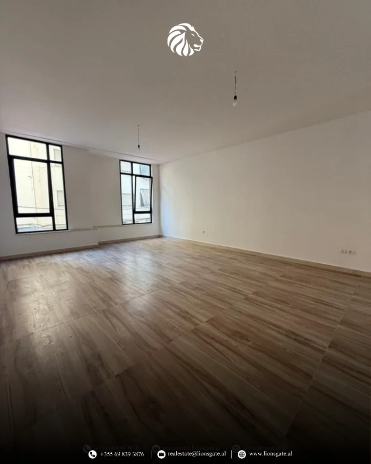 Tirane, jap me qera ambjent biznesi , 154 m² 2.600 € 