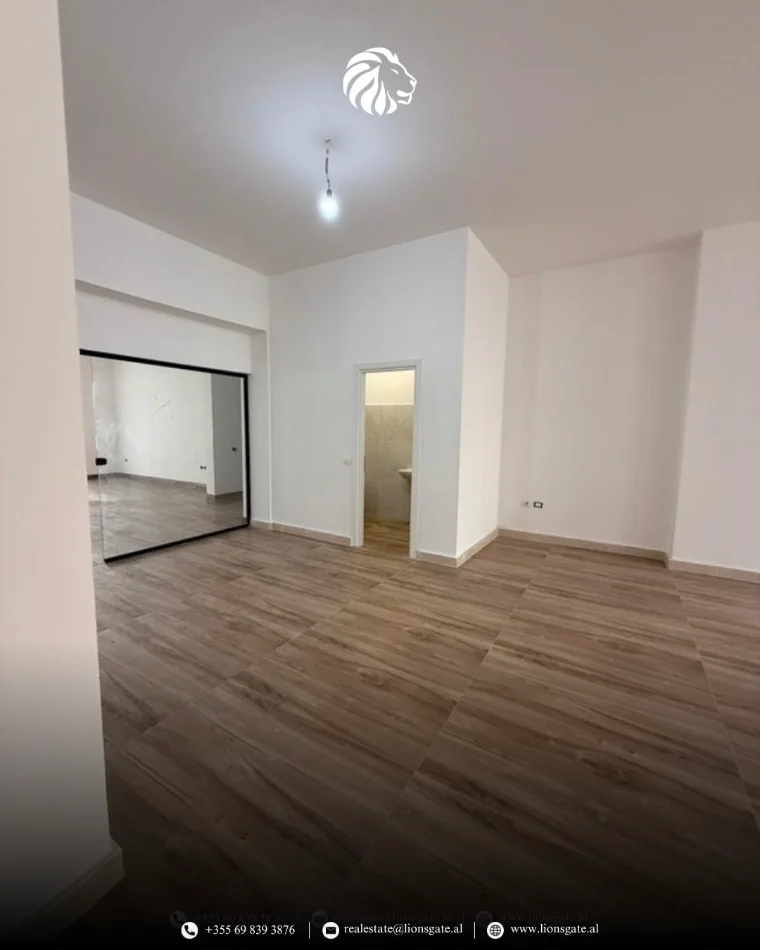 Tirane, jap me qera ambjent biznesi , 154 m² 2.600 € 