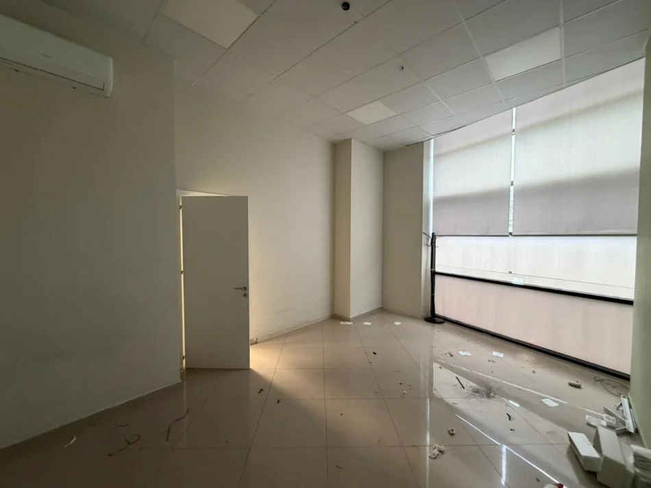 Tirane, jepet me qera ambjent biznesi Kati 1, 130 m² (rruga e kavajes)