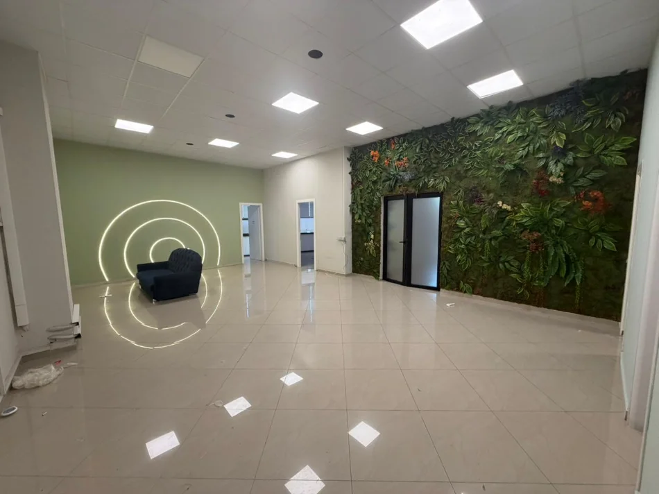 Tirane, jepet me qera ambjent biznesi Kati 1, 130 m² (rruga e kavajes)