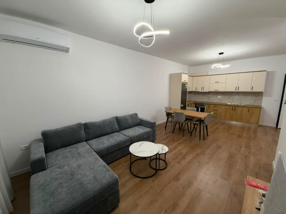 Tirane, jepet me qera apartament 2+1 Kati 3, 100 m² (5 MAJI)