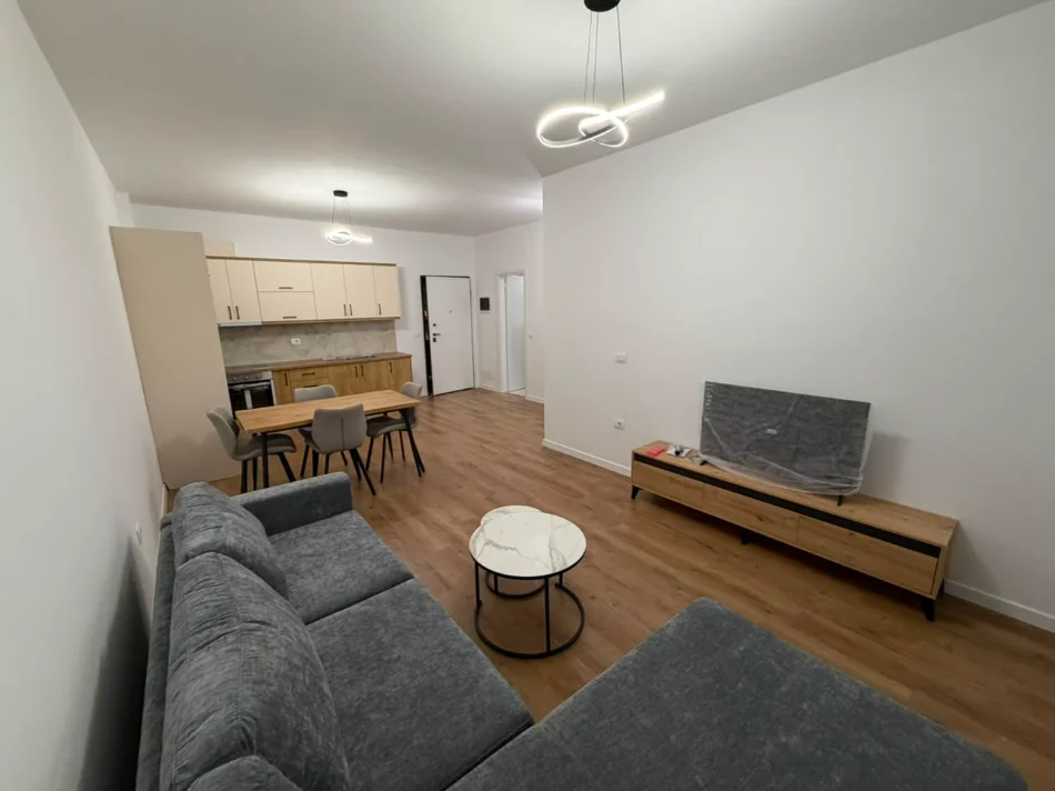 Tirane, jepet me qera apartament 2+1 Kati 3, 100 m² (5 MAJI)