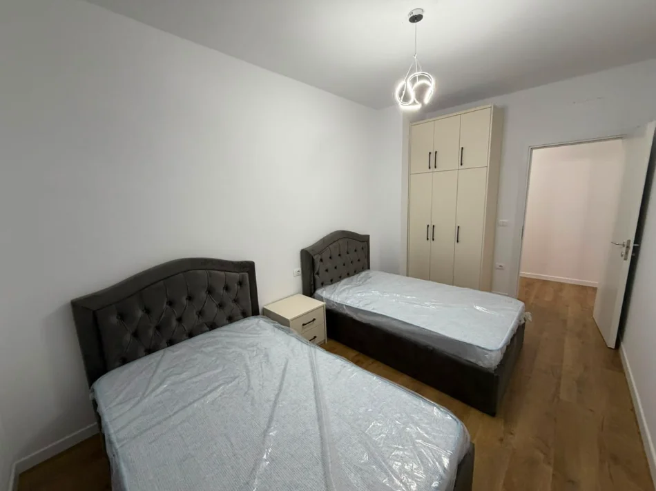 Tirane, jepet me qera apartament 2+1 Kati 3, 100 m² (5 MAJI)