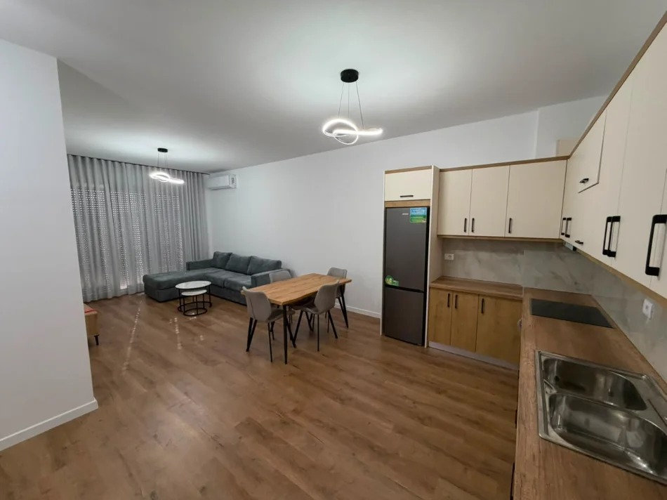 Tirane, jepet me qera apartament 2+1 Kati 3, 100 m² (5 MAJI)