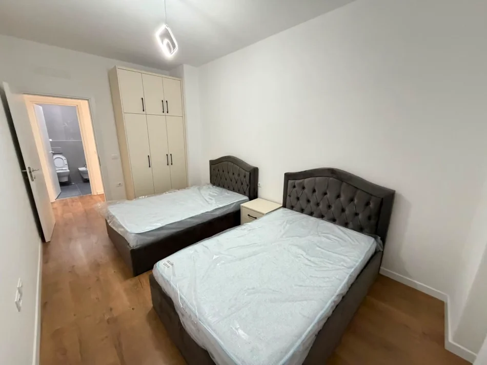 Tirane, jepet me qera apartament 2+1 Kati 3, (5 MAJI)