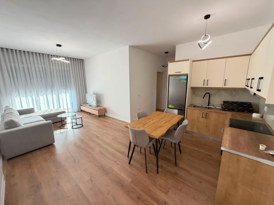 Tirane, jepet me qera apartament 2+1 Kati 3, (5 MAJI)
