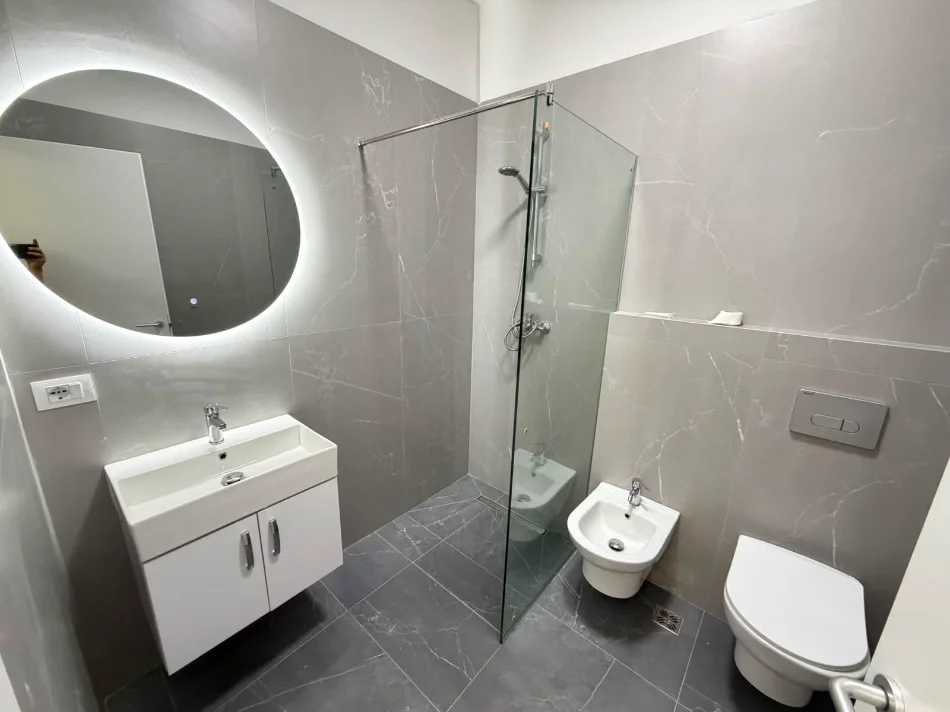 Tirane, jepet me qera apartament 2+1 Kati 3, (5 MAJI)