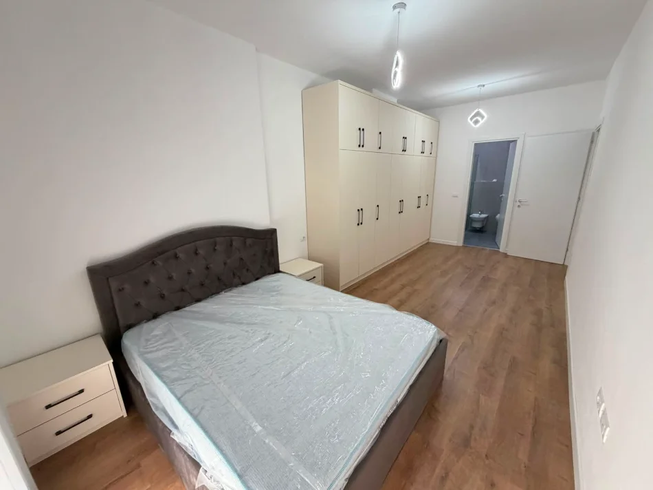 Tirane, jepet me qera apartament 2+1 Kati 3, (5 MAJI)