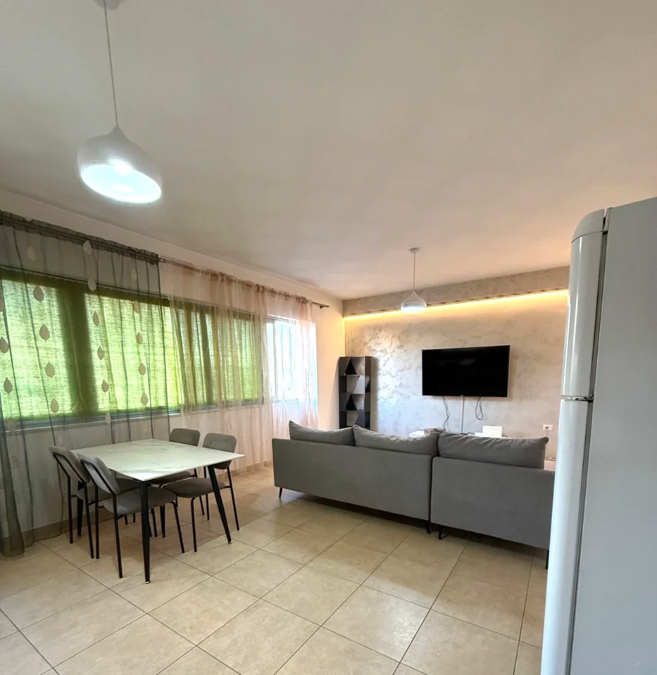 🏡 Jepet Apartament me Qera  2+1 ne 5 Maji te Concord Center,   500 Euro