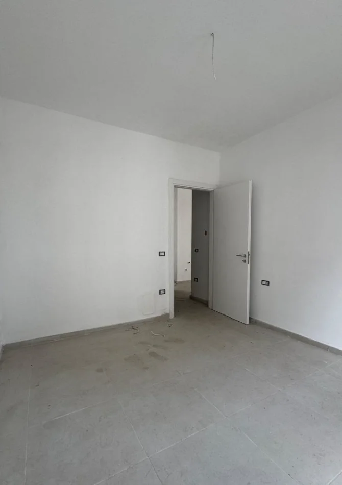 Tirane, shitet apartament 1+1 Kati 4, 53 m² 65.450 € (UNIVERS CITY)