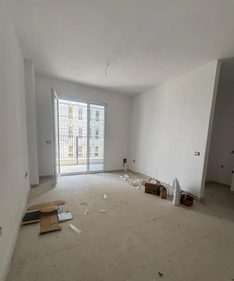 Tirane, shitet apartament 1+1 Kati 4, 53 m² 65.450 € (UNIVERS CITY)