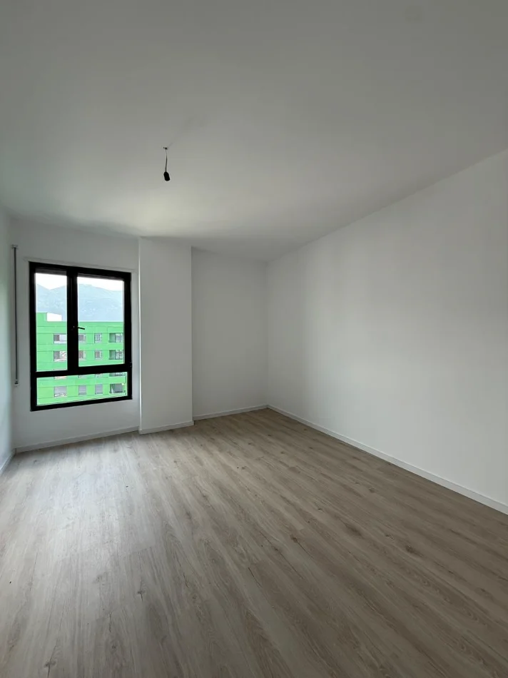 Tirane, jepet me qera apartament 1+1 Kati 4, 68 m² 550 € (5 MAJI)