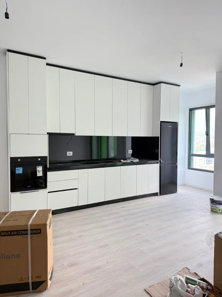 Tirane, jepet me qera apartament 1+1 Kati 4, 68 m² 550 € (5 MAJI)