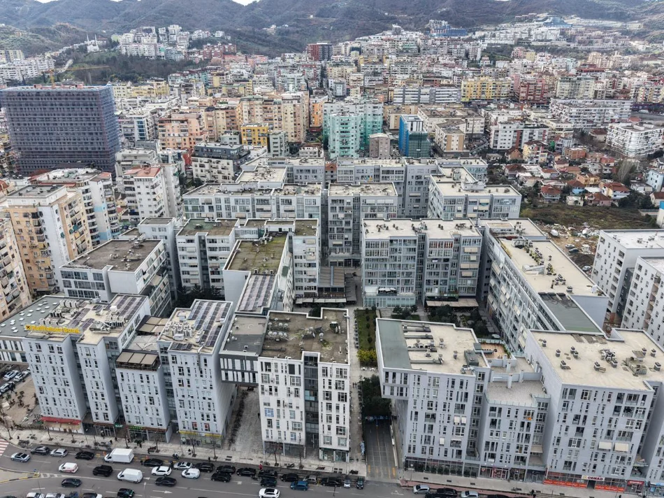 Tirane, shitet garsonier 1+1 Kati 4, 53 m² 160.000 € (KIKA 2)