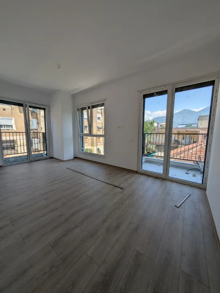 Tirane, shitet 2+1 Kati 1, 92 m² (Ali Demi)