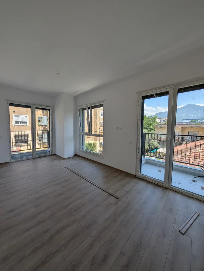 Tirane, shitet 2+1 Kati 1, 92 m² (Ali Demi)