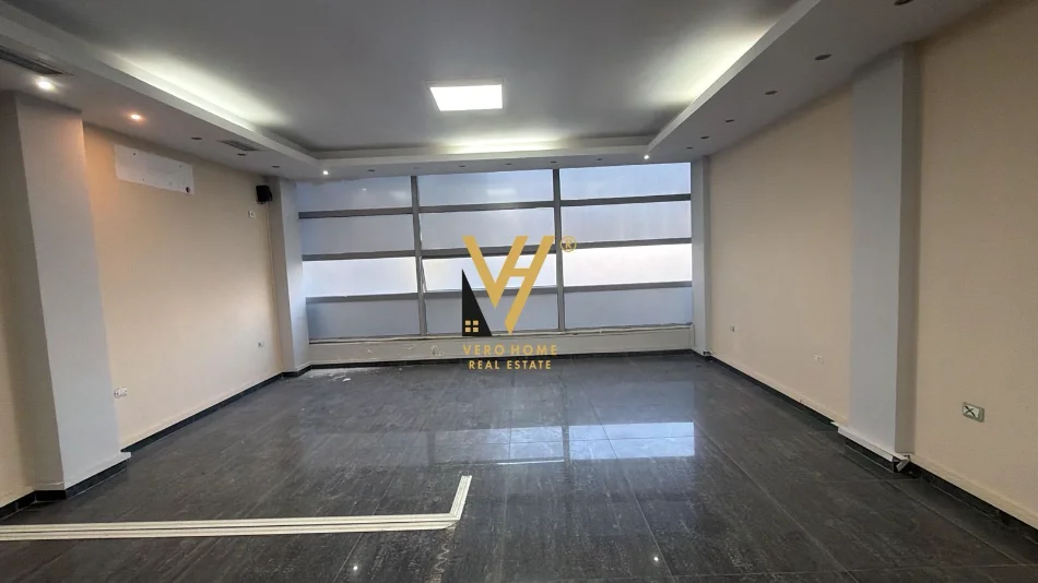 Tirane, jepet me qera ambjent biznesi Kati 2, 160 m² 1.100 € (ASTIR)