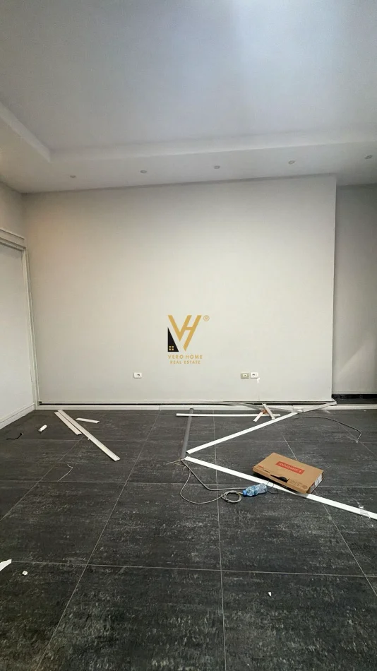 Tirane, jepet me qera ambjent biznesi Kati 2, 90 m² 600 € (ASTIR)