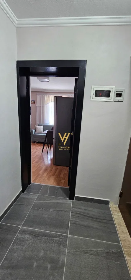 Tirane, jepet me qera apartament 1+1+Ballkon Kati 4, 60 m² 520 € (ALI DEMI)