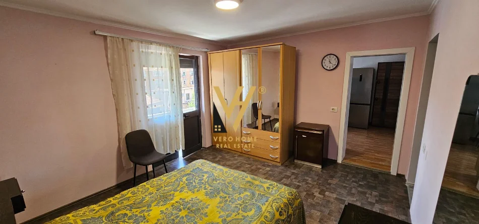 Tirane, jepet me qera apartament 1+1+Ballkon Kati 4, 60 m² 520 € (ALI DEMI)