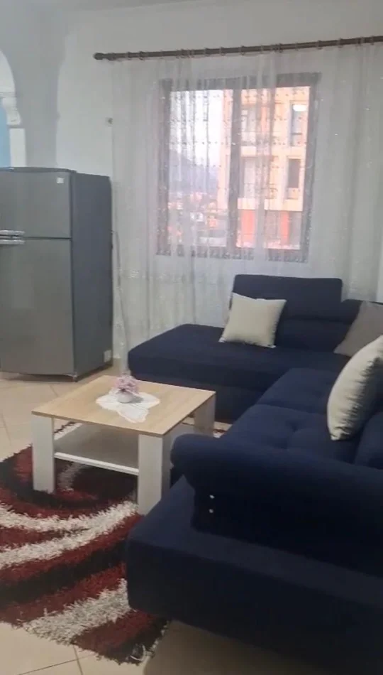 Tirane, jepet me qera apartament 2+1+Ballkon Kati 3, 90 m² 450 € (Jordan Misja)