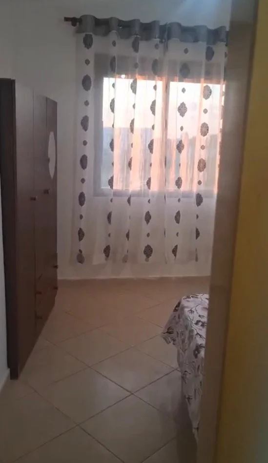 Tirane, jepet me qera apartament 2+1+Ballkon Kati 3, 90 m² 450 € (Jordan Misja)