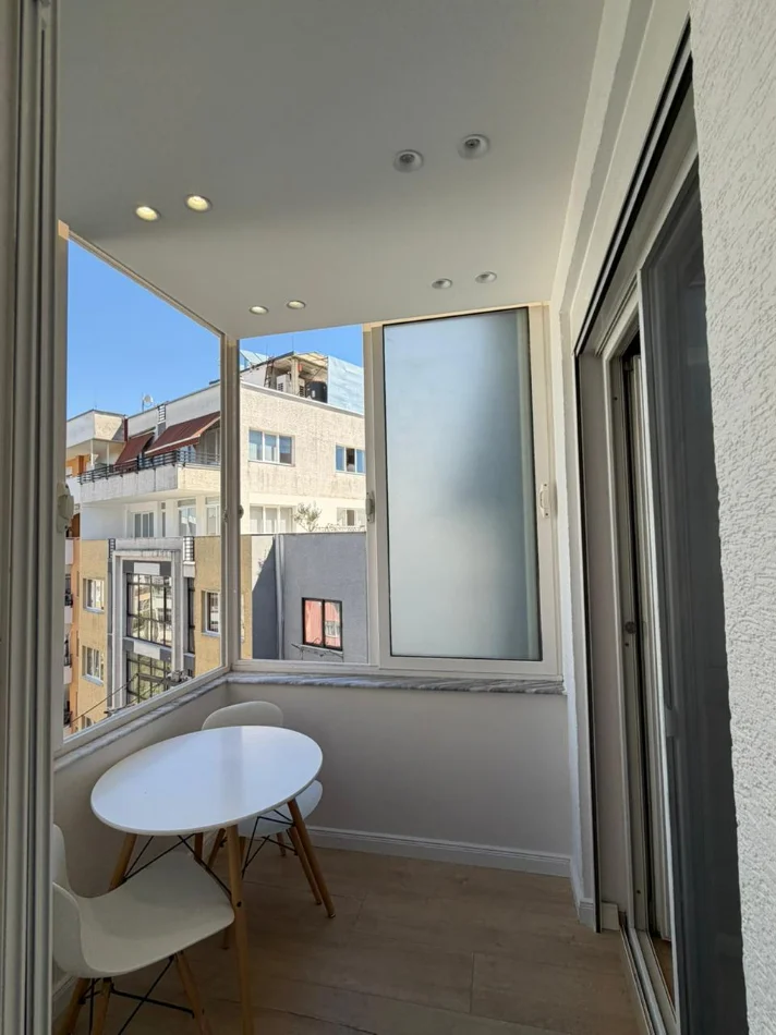 Tirane, shitet apartament 1+1+Ballkon Kati 7, 67 m² 127.000 € (Astir)