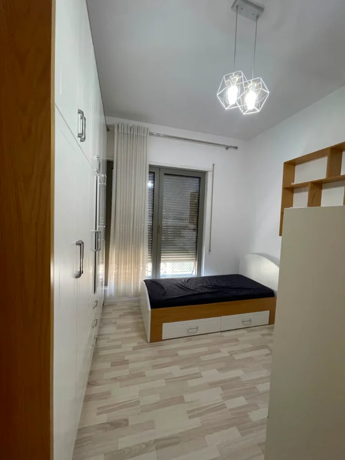 Tirane, jepet me qera apartament 2+1+Ballkon Kati 7, 128 m² 1.200 € (Kompleksi Delijorgji)