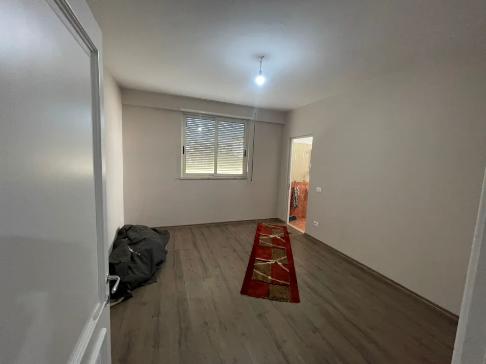 Durres, jepet me qera apartament 2+1+Aneks+Ballkon , 400 € 