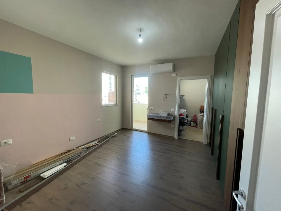 Durres, jepet me qera apartament 2+1+Aneks+Ballkon , 400 € 