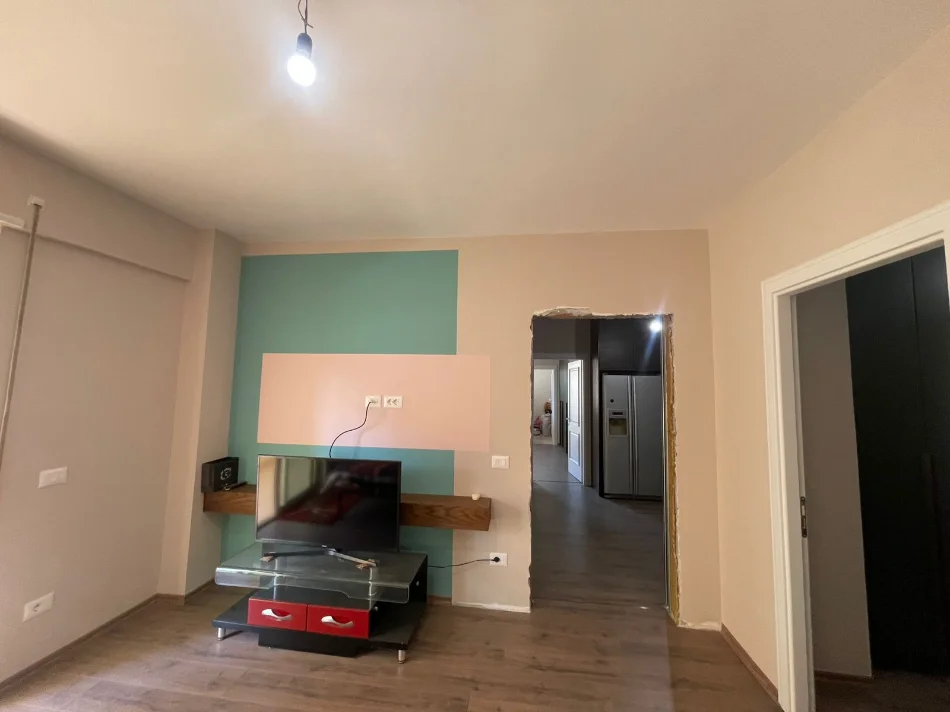 Durres, jepet me qera apartament 2+1+Aneks+Ballkon , 400 € 