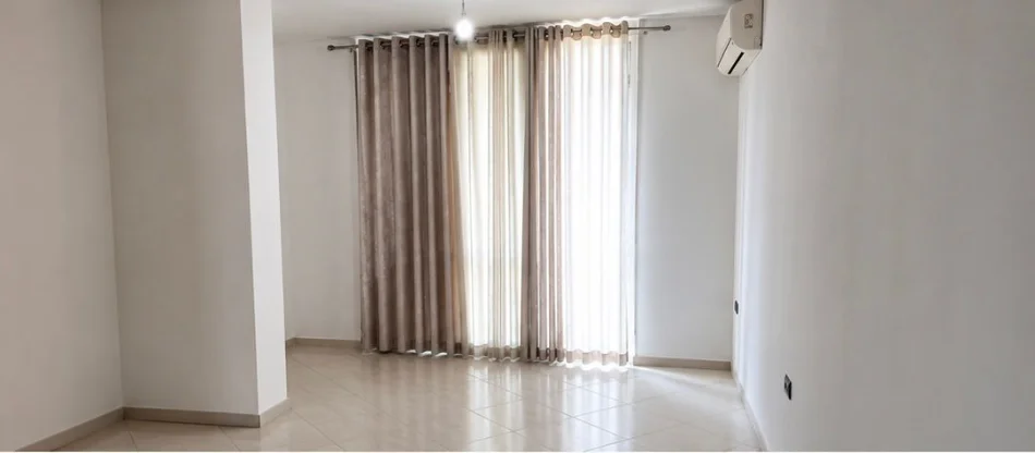 Tirane, jepet me qera zyre Kati 5, 110 m² 1.430 € (Komuna e Parisit)