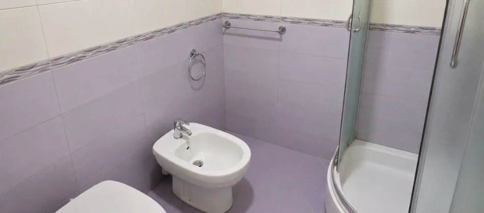 Tirane, jepet me qera zyre Kati 5, 110 m² 1.430 € (Komuna e Parisit)