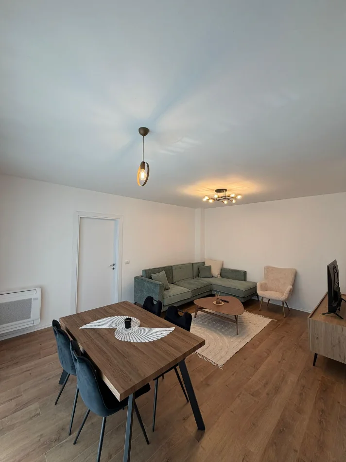 Tirane, jepet me qera apartament 2+1 Kati 1, 108 m² 700 € (Casa Italia)