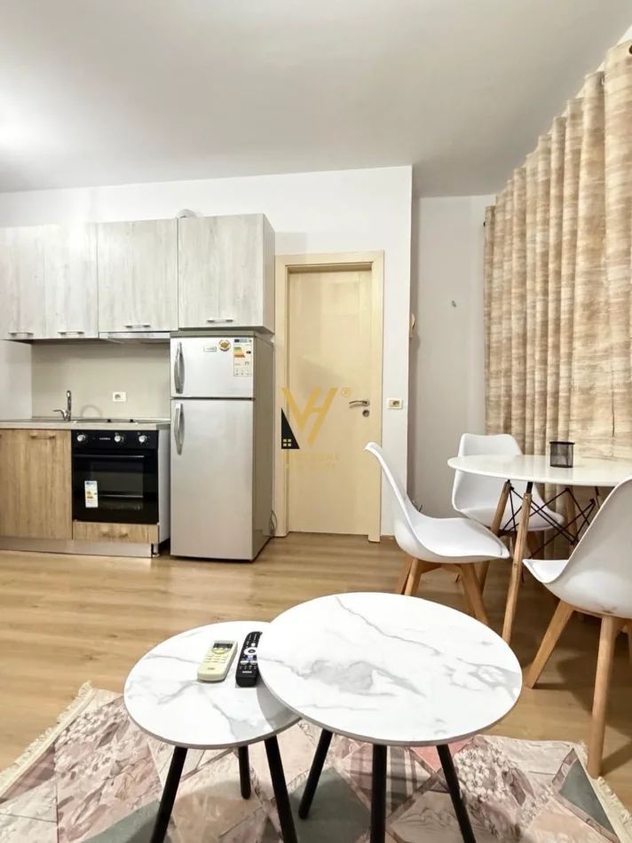 Tirane, jepet me qera garsonier Kati 5, 35 m² 420 € (RRUGA E DIBRES)