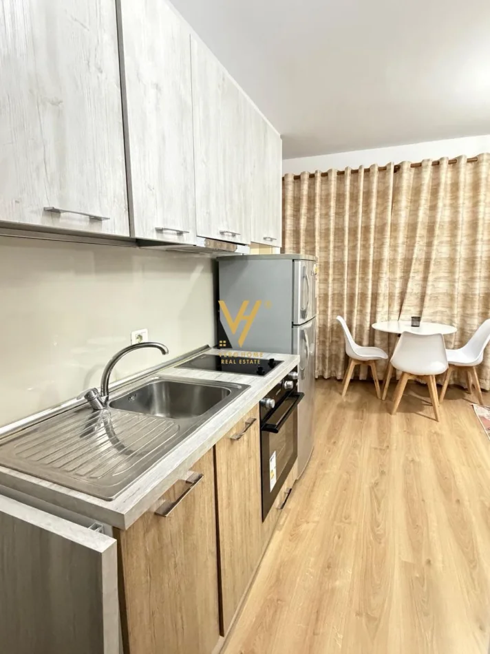 Tirane, jepet me qera garsonier Kati 5, 35 m² 420 € (RRUGA E DIBRES)