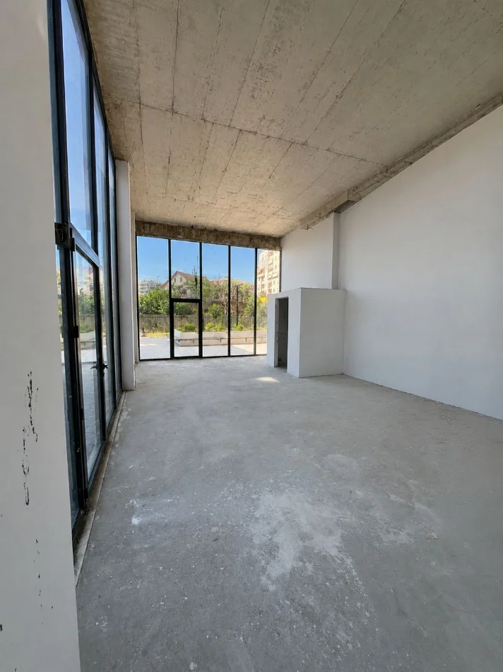 Tirane, shitet ambjent biznesi , 74 m² 410.025 € (yzberisht)