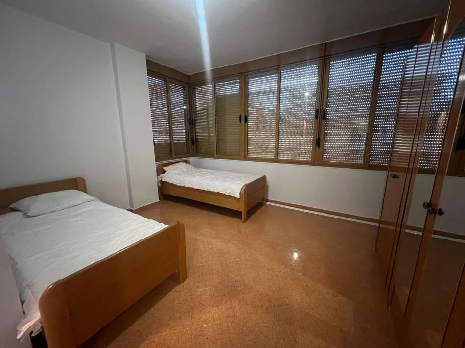 Tirane, shitet apartament 2+1+Ballkon Kati 4, 120 m² (Astiri / Tek Artisti)