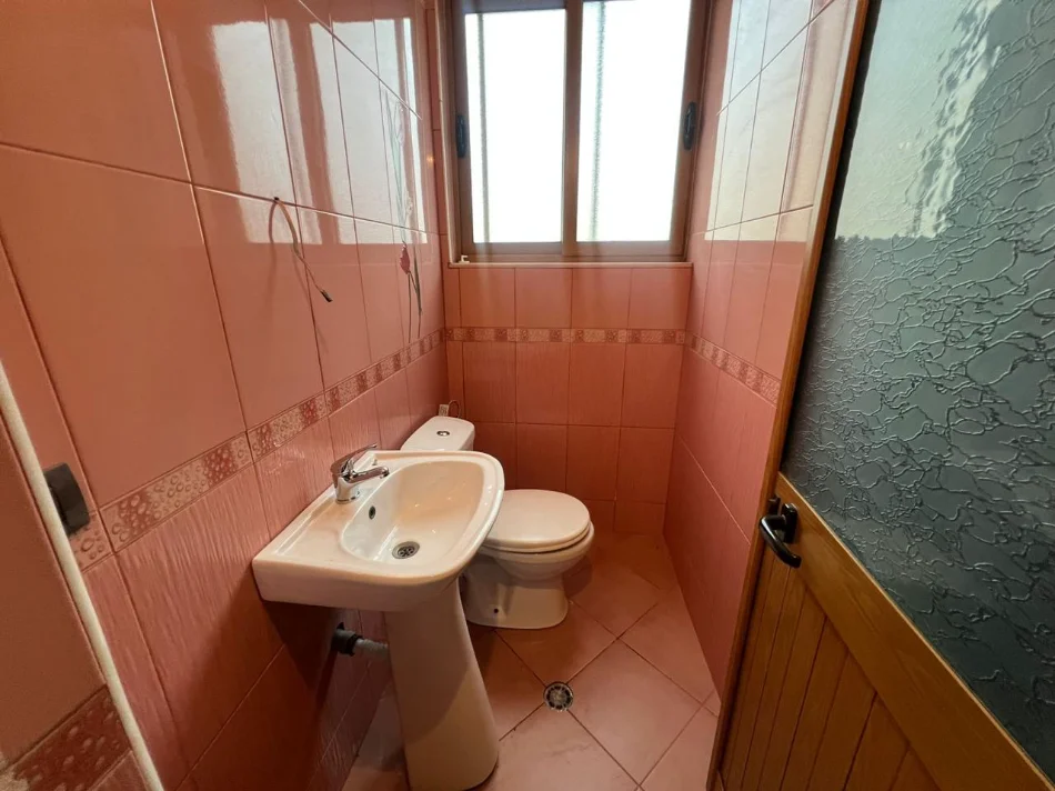 Tirane, shitet apartament 2+1+Ballkon Kati 4, 120 m² (Astiri / Tek Artisti)