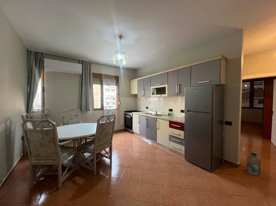 Tirane, shitet apartament 2+1+Ballkon Kati 4, 120 m² (Astiri / Tek Artisti)