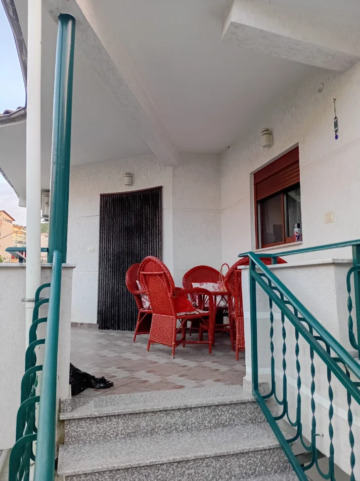 Tirane, shitet apartament 2+1+Ballkon Kati 2, 89 m² 141.502 € (Fre)