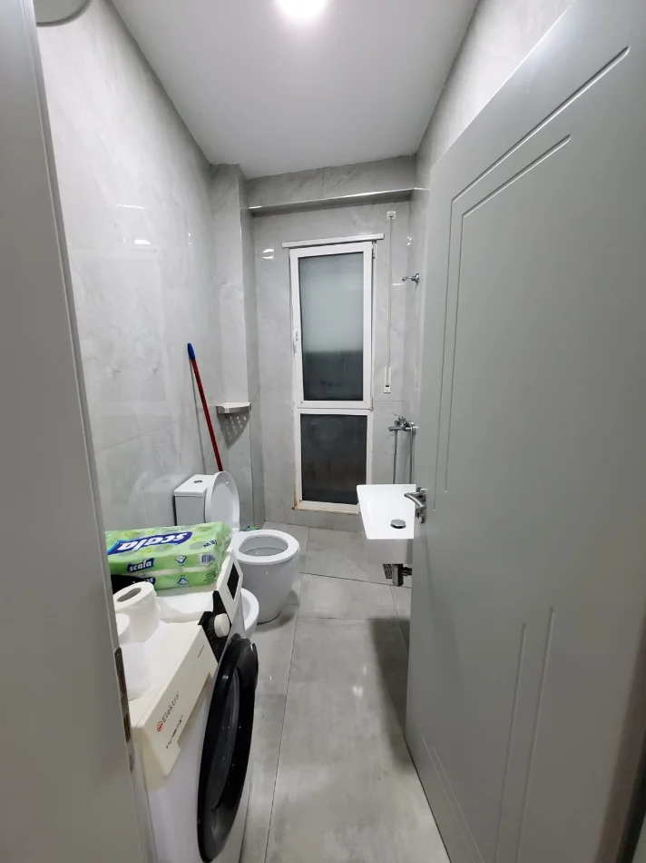 Tirane, jepet me qera 1+1 Kati 2, 60 m² 730 € (Posta Shqiptare Tiranë ZP Nr.2 - 1060)