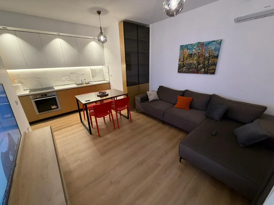 Tirane, shitet apartament 2+1 Kati 8, 71 m² 160.000 € (ish fusha e aviacionit)