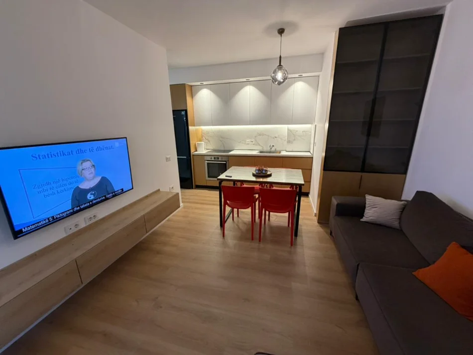 Tirane, shitet apartament 2+1 Kati 8, 71 m² 160.000 € (ish fusha e aviacionit)