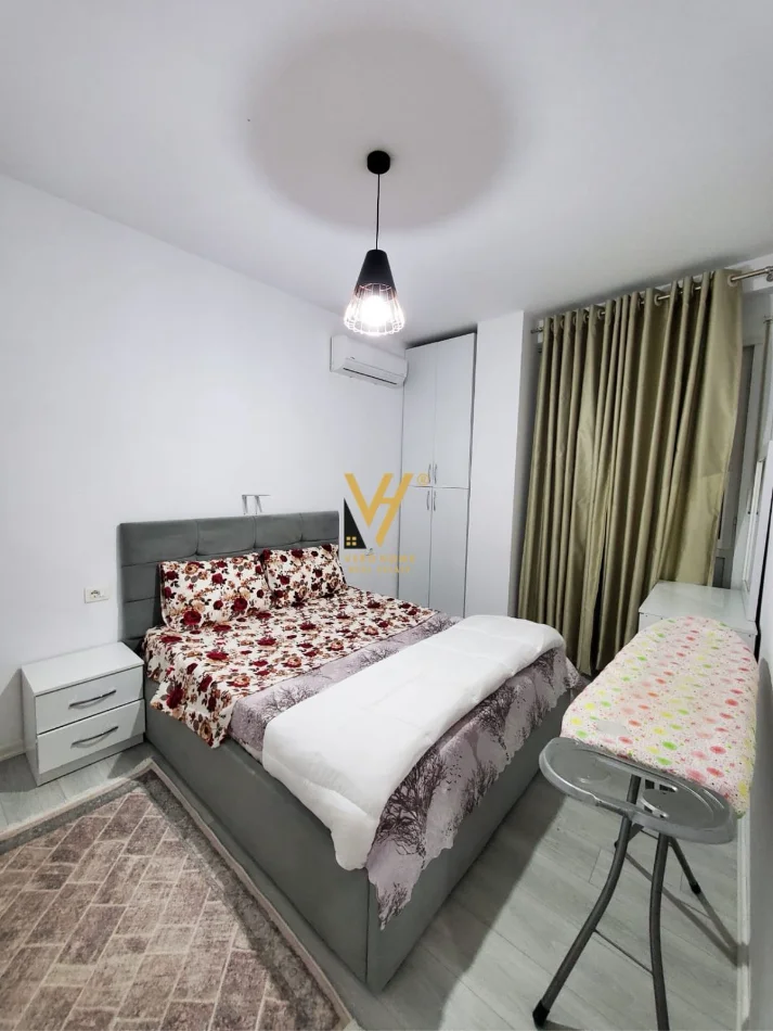 Tirane, jepet me qera apartament 1+1+Ballkon Kati 2, 60 m² 720 € (KOMUNA E PARISIT)